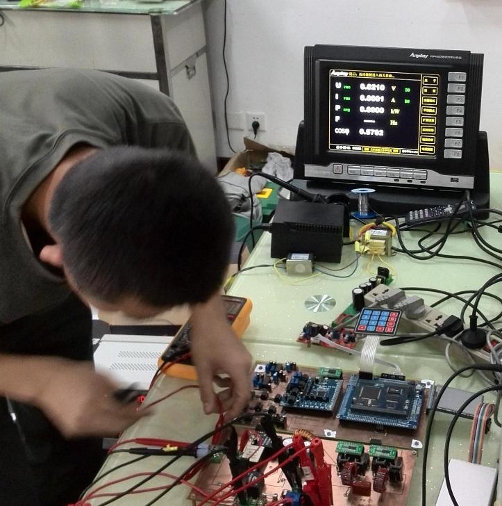 2013年全国大学生电子设计较量_角逐中的选手及AnyWay变频功率分析仪